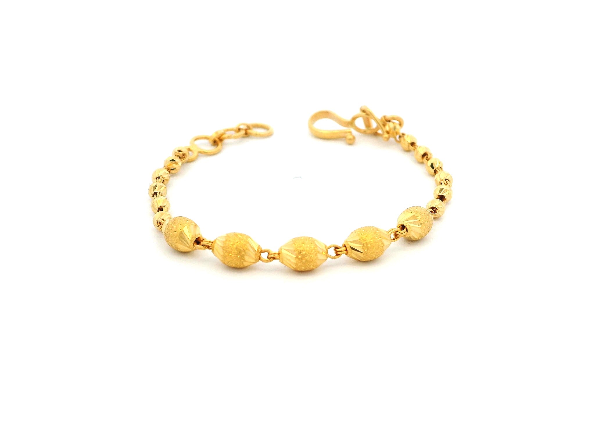 22ct Yellow Gold Children's Bracelet with Diamond-Cut Beads & 'U' Hook Clip Clasp – Stylish & Secure Kids Jewellery