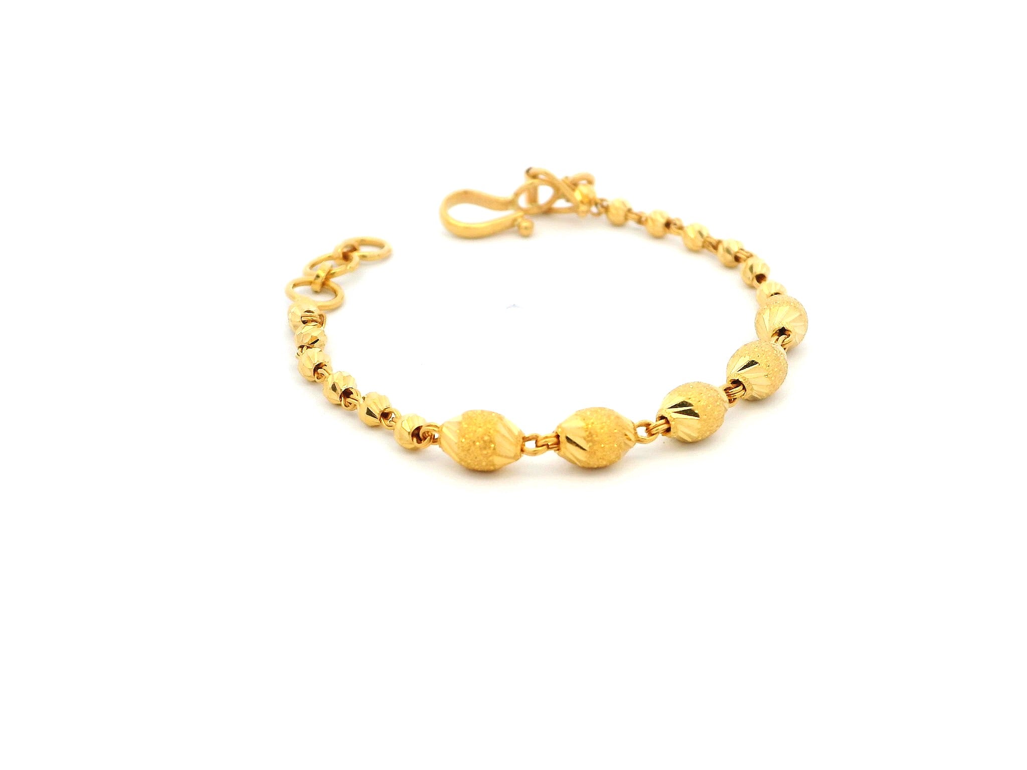 22ct Yellow Gold Children's Bracelet with Diamond-Cut Beads & 'U' Hook Clip Clasp – Stylish & Secure Kids Jewellery