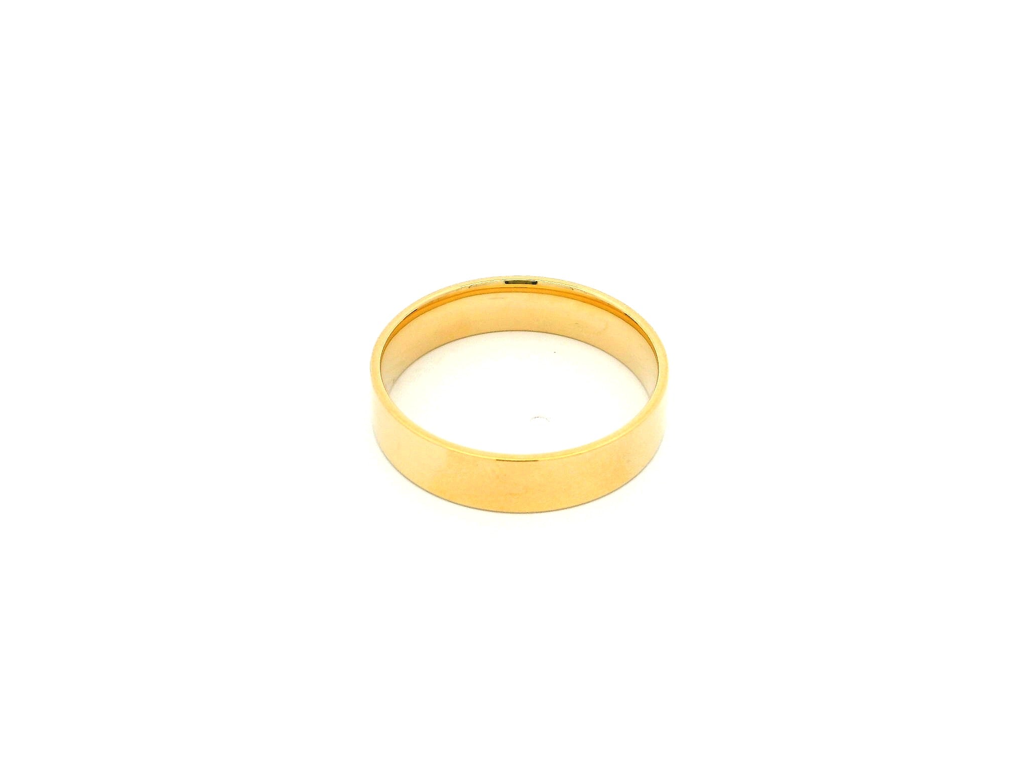 18ct Yellow Gold 5mm Flat Court Gents Wedding Band - Classic & Comfortable Men's Ring